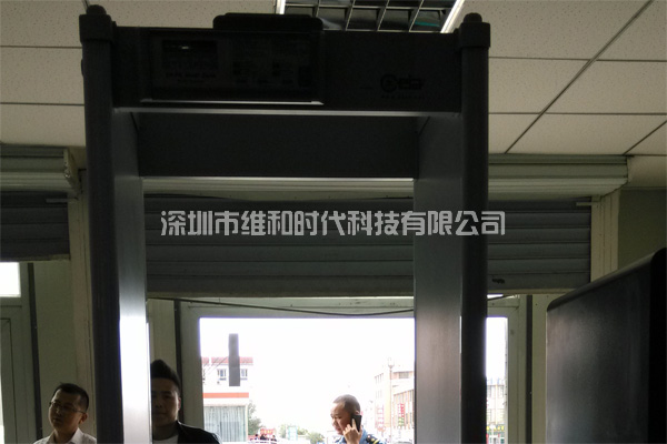 新疆烏魯木齊鐵路局8家火車站采用維和時(shí)代供應(yīng)HI-PE進(jìn)口安檢門[圖文]