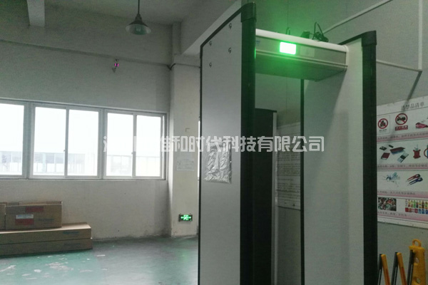 木門制造廠及鞋業(yè)廠家使用METOR6S進口安檢門案例圖