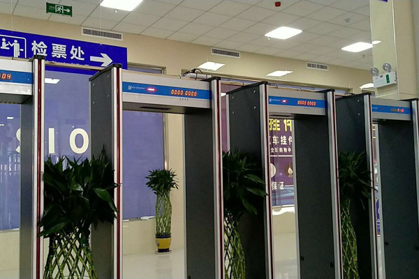 海關(guān)口岸采用SD-600型金屬探測安檢門保安全[圖]