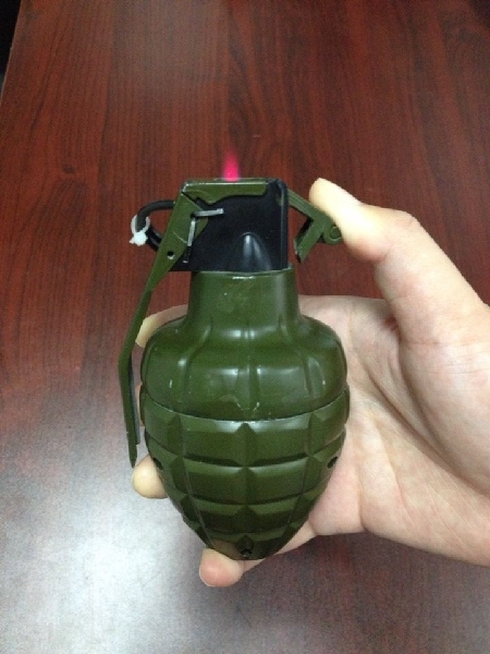 新疆博樂(lè)發(fā)現(xiàn)手雷式打火機(jī)[圖]