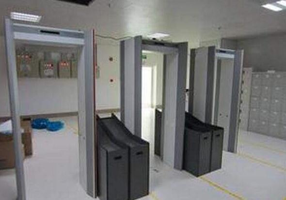 新型金屬探測安檢門因性價比高應(yīng)用范圍廣泛
