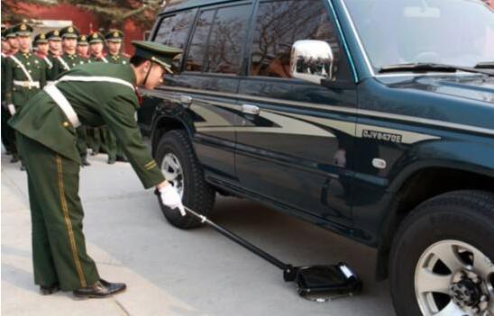 車底檢查鏡和車輛底盤檢查系統一樣嗎？