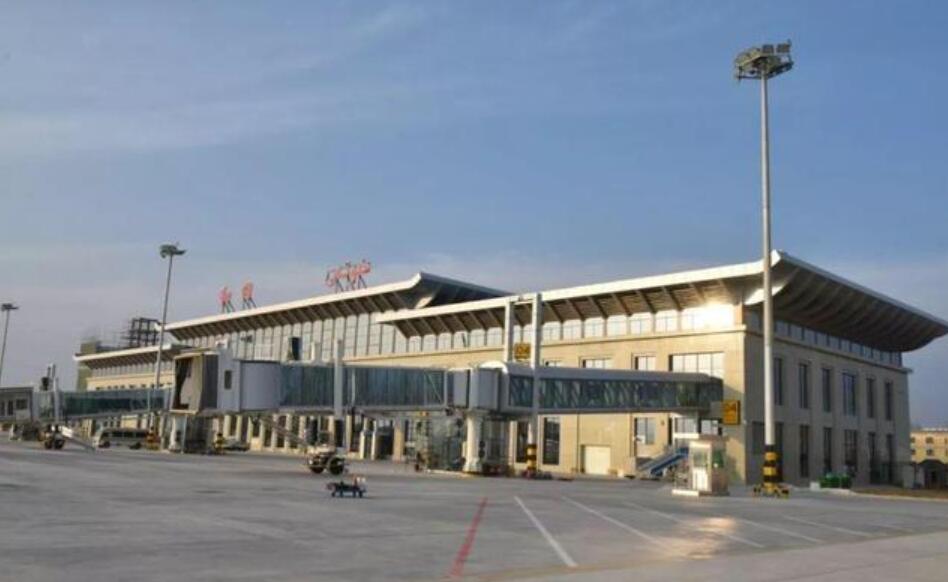 和田（于田）機場安檢門通道檢查站查獲旅客攜帶農藥乘機事件[圖]