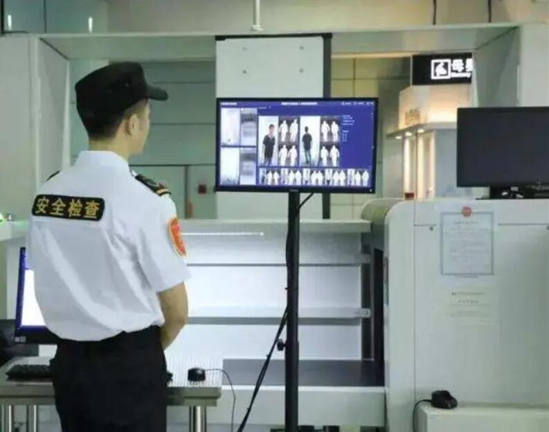 女性進(jìn)入安檢門(mén)通道時(shí)，安檢員會(huì)感到尷尬嗎？過(guò)安檢的注意事項(xiàng)-3.jpg